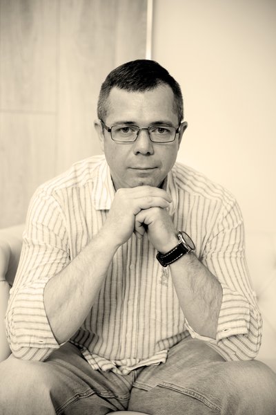Александр Бузмаков директор сети доставки роллов и пицц «Япономания» номинант премии «Человек года-2025»