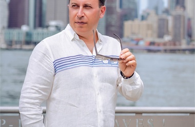 Драгоценности хранят историю семьи и, шире, всей страны