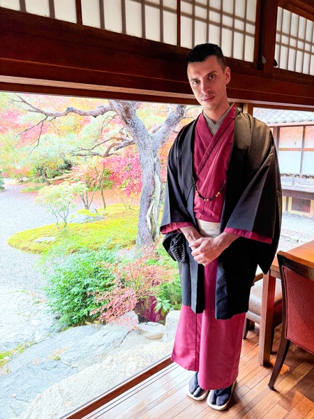 Когда можно увидеть красные клёны в Японии в 2025 году?