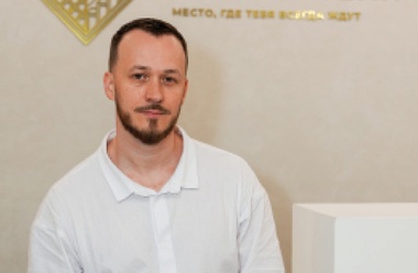 Начинал с пяти человек и долгов, Сейчас делаю двери для объектов культурного наследия, охраняемых государством