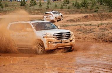 Land Cruiser's Country-2017